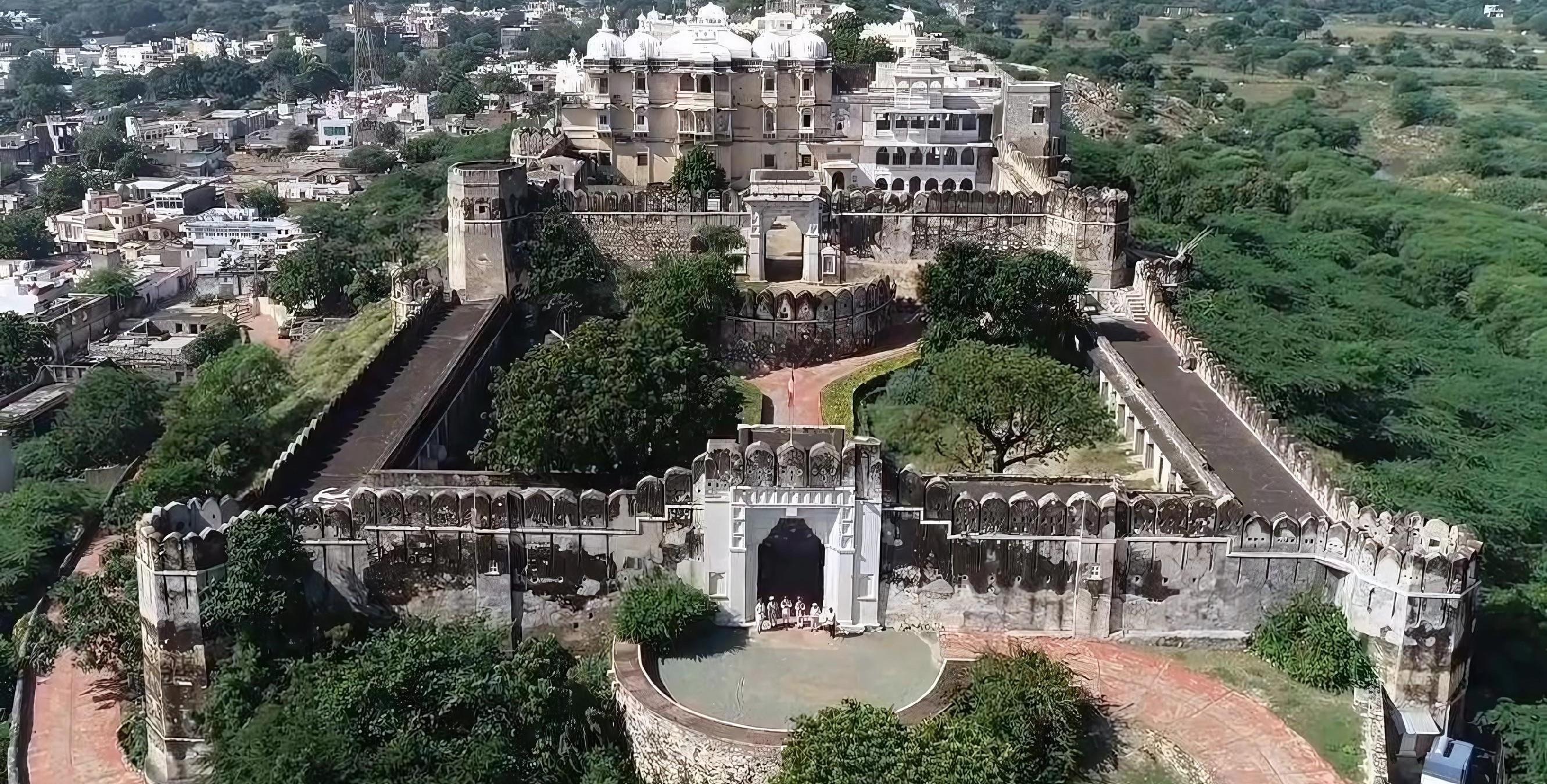 Fort Palace at Sardargarh
